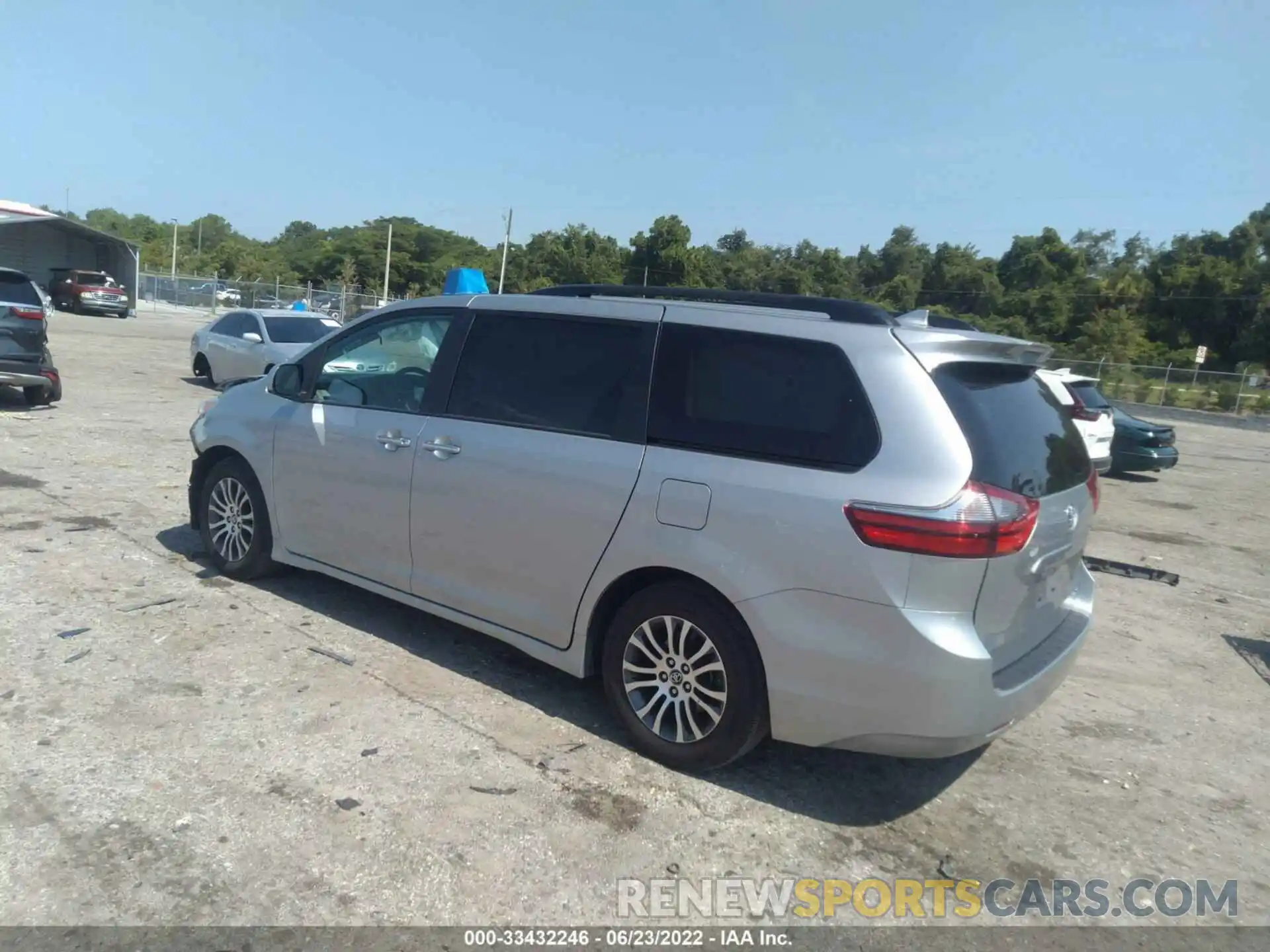 3 Фотография поврежденного автомобиля 5TDYZ3DC6LS056766 TOYOTA SIENNA 2020