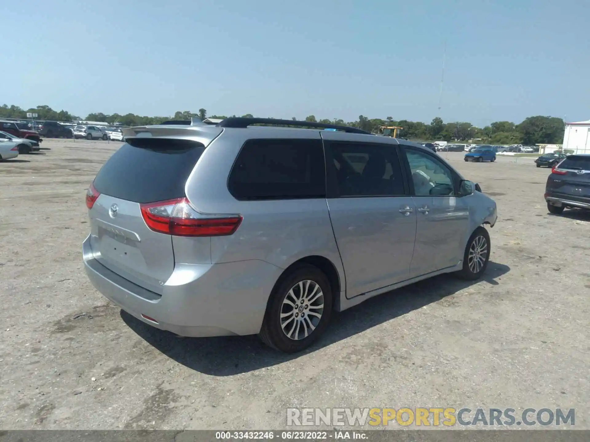 4 Фотография поврежденного автомобиля 5TDYZ3DC6LS056766 TOYOTA SIENNA 2020