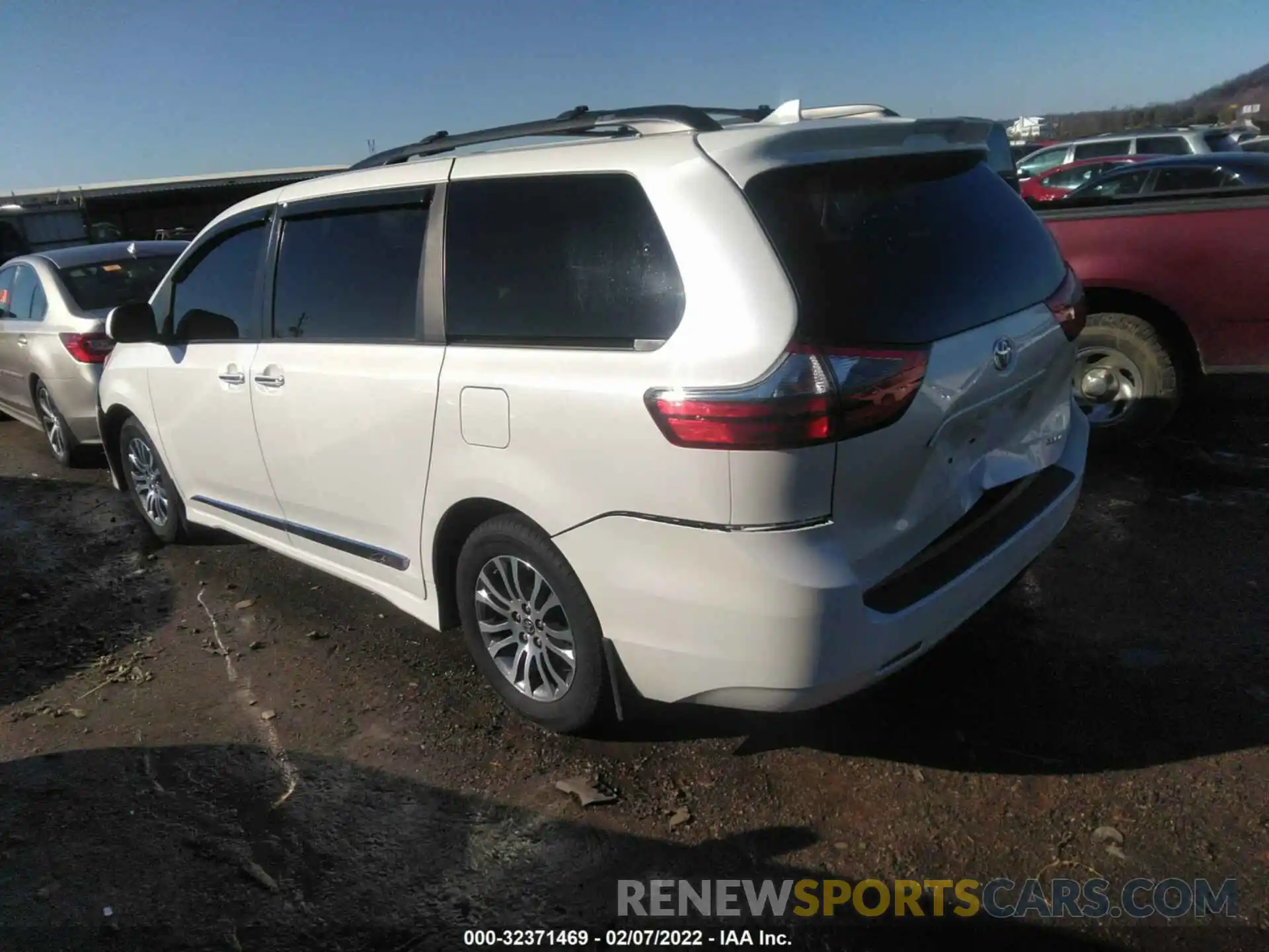 3 Фотография поврежденного автомобиля 5TDYZ3DC6LS058176 TOYOTA SIENNA 2020