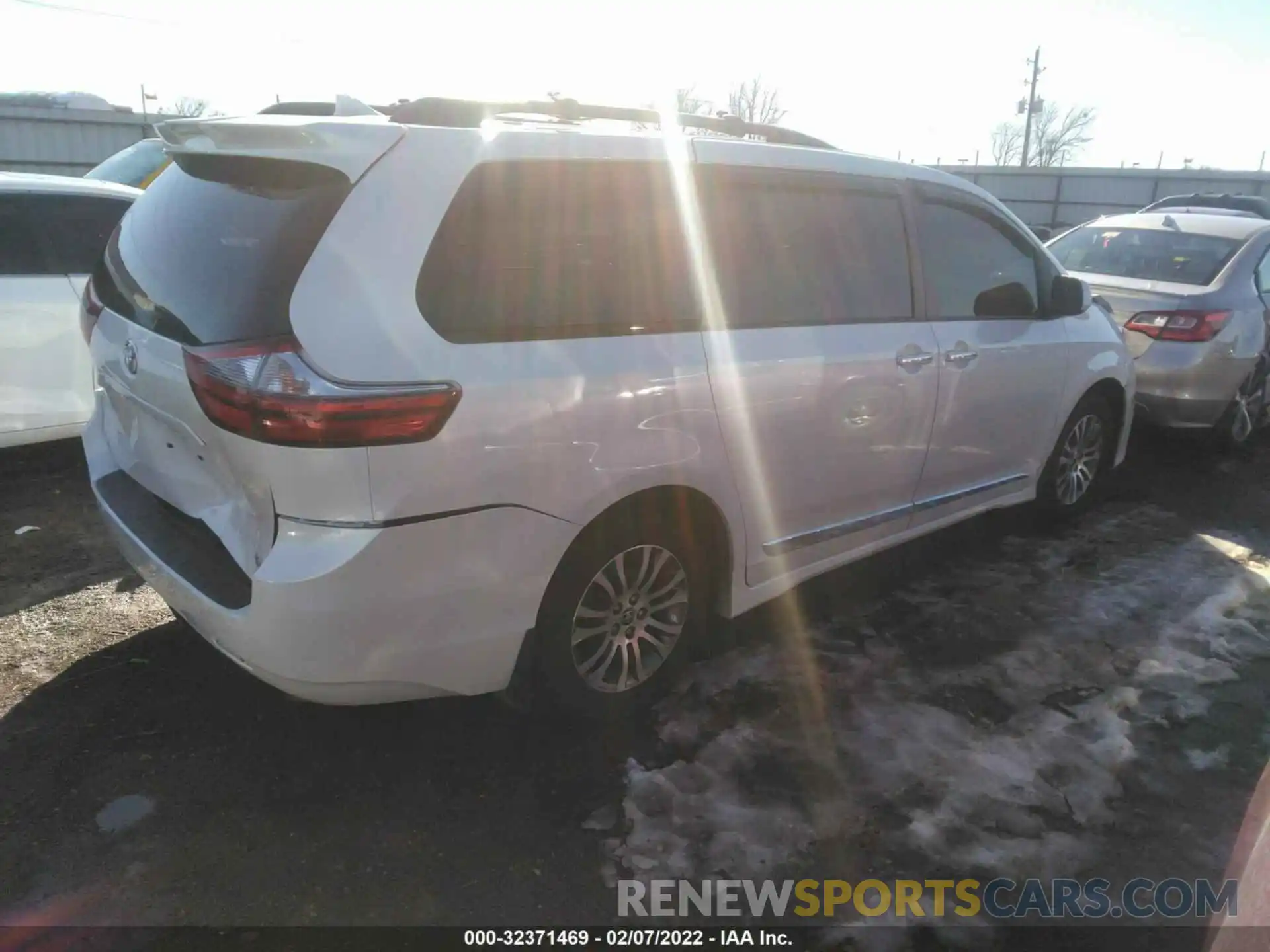 4 Фотография поврежденного автомобиля 5TDYZ3DC6LS058176 TOYOTA SIENNA 2020