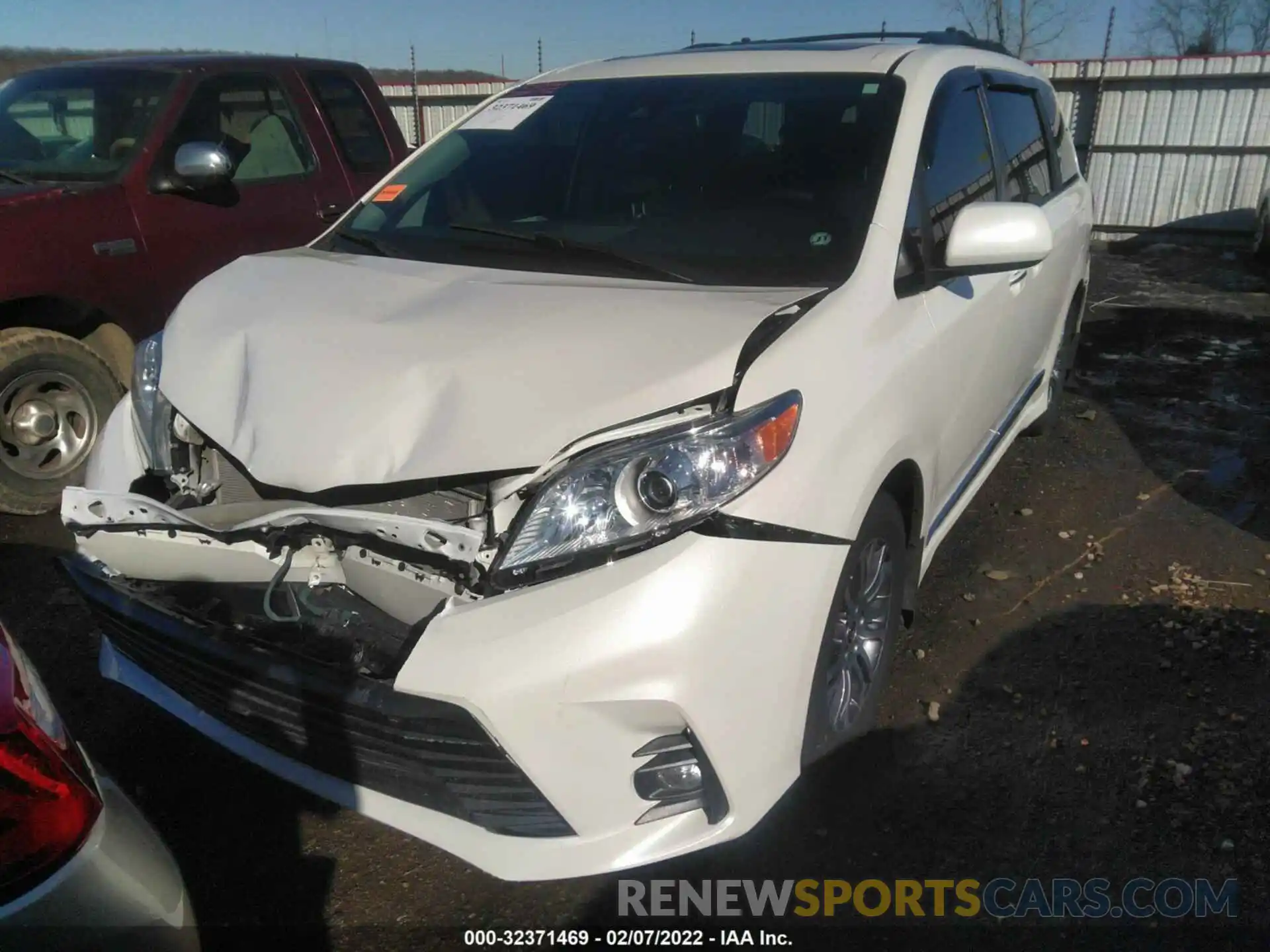 6 Photograph of a damaged car 5TDYZ3DC6LS058176 TOYOTA SIENNA 2020