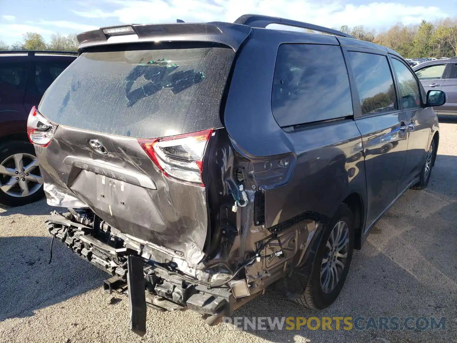 4 Photograph of a damaged car 5TDYZ3DC6LS059618 TOYOTA SIENNA 2020