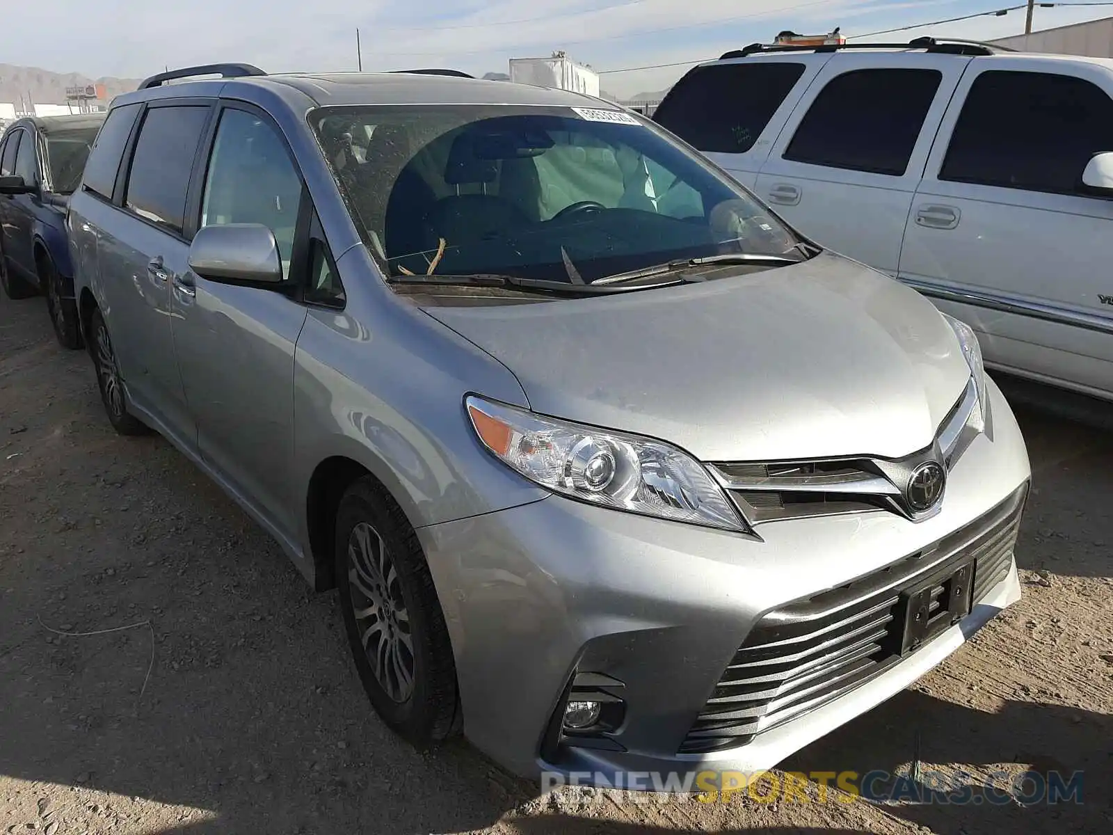 1 Photograph of a damaged car 5TDYZ3DC6LS064866 TOYOTA SIENNA 2020