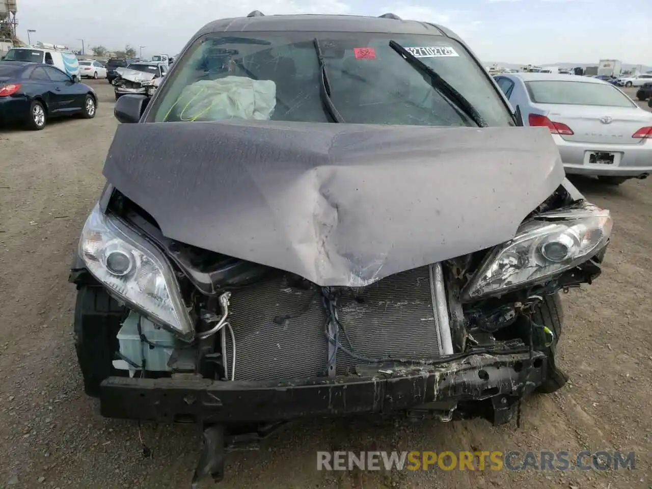 9 Photograph of a damaged car 5TDYZ3DC6LS066830 TOYOTA SIENNA 2020