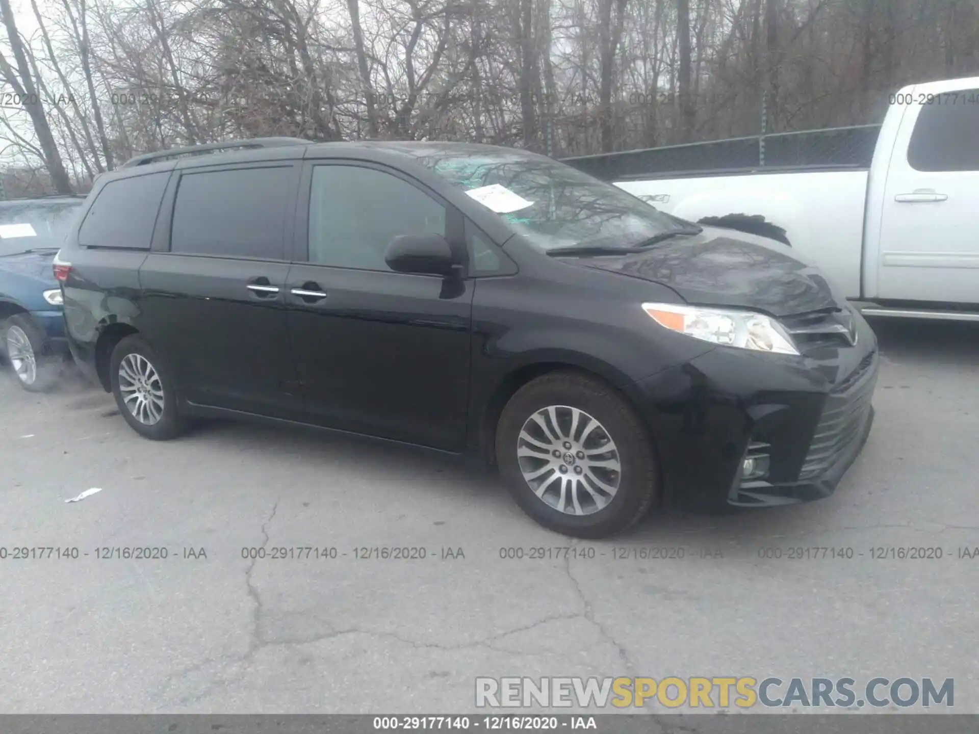 1 Photograph of a damaged car 5TDYZ3DC6LS069629 TOYOTA SIENNA 2020