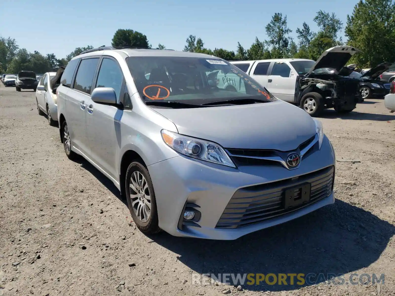 1 Photograph of a damaged car 5TDYZ3DC6LS074409 TOYOTA SIENNA 2020