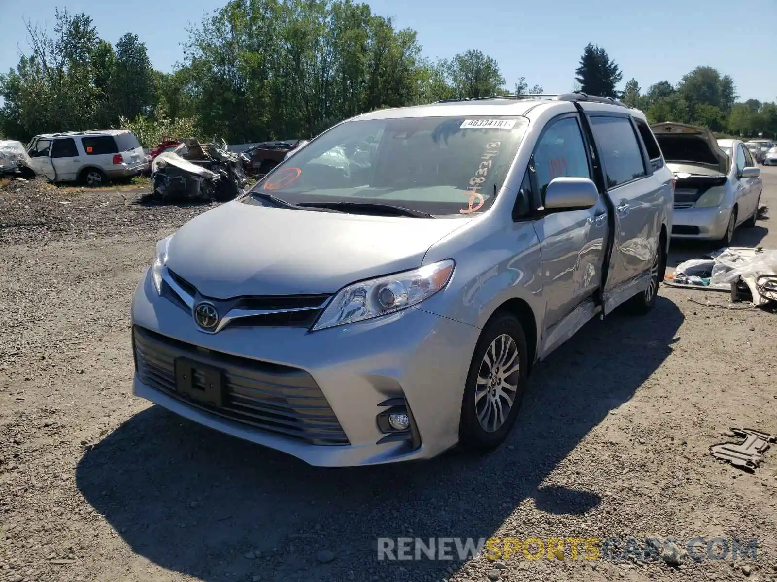 2 Photograph of a damaged car 5TDYZ3DC6LS074409 TOYOTA SIENNA 2020