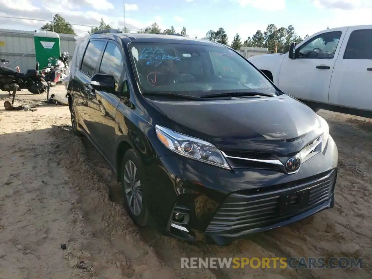 1 Photograph of a damaged car 5TDYZ3DC6LS081165 TOYOTA SIENNA 2020