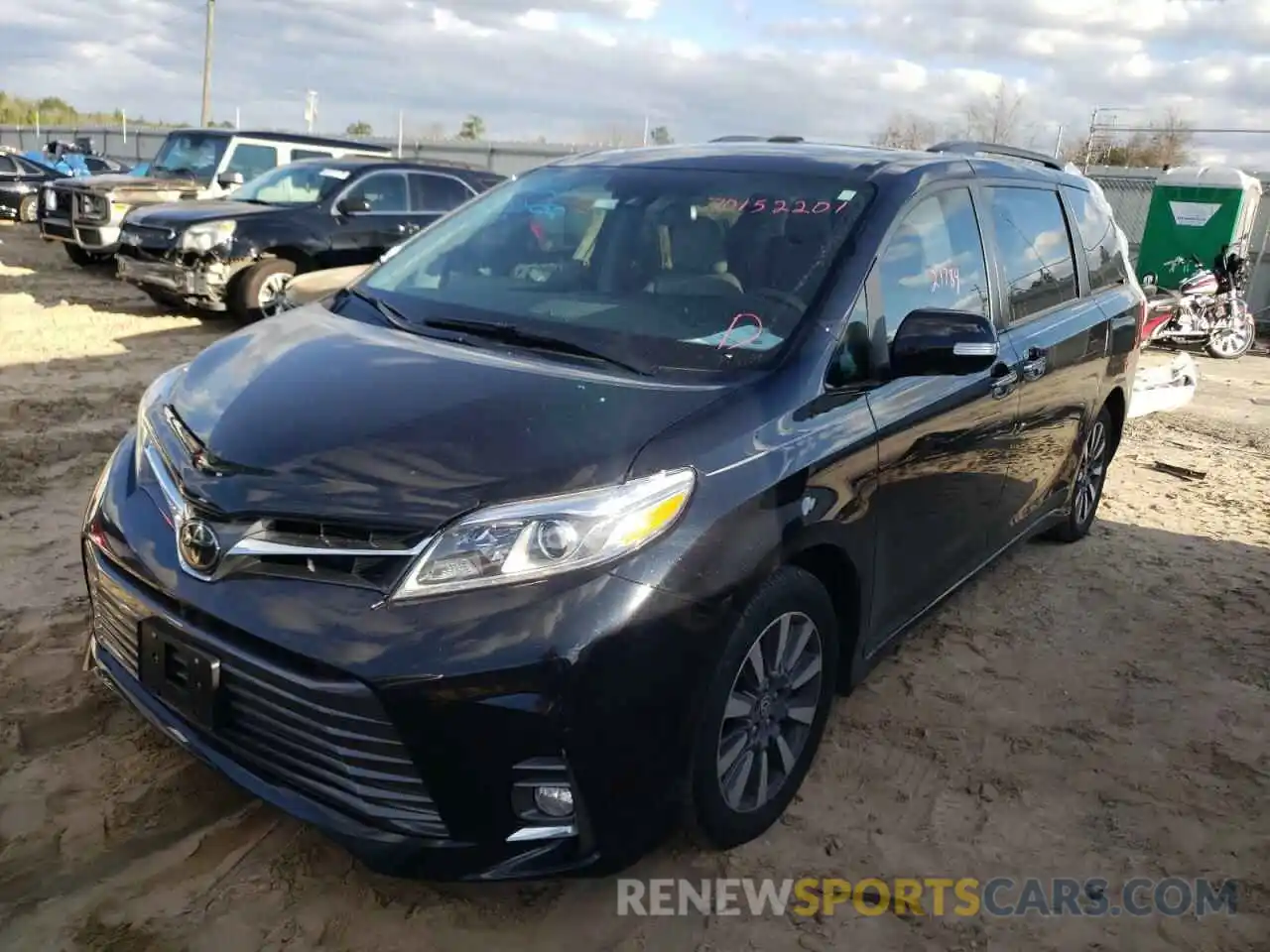 2 Photograph of a damaged car 5TDYZ3DC6LS081165 TOYOTA SIENNA 2020