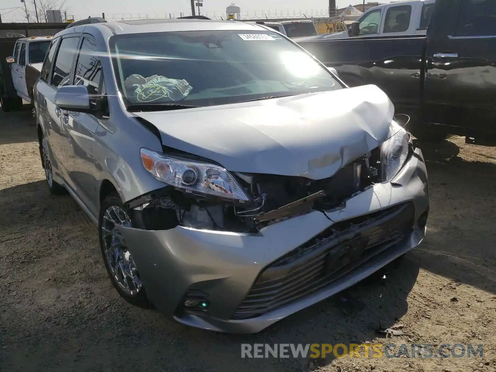 1 Photograph of a damaged car 5TDYZ3DC7LS021458 TOYOTA SIENNA 2020