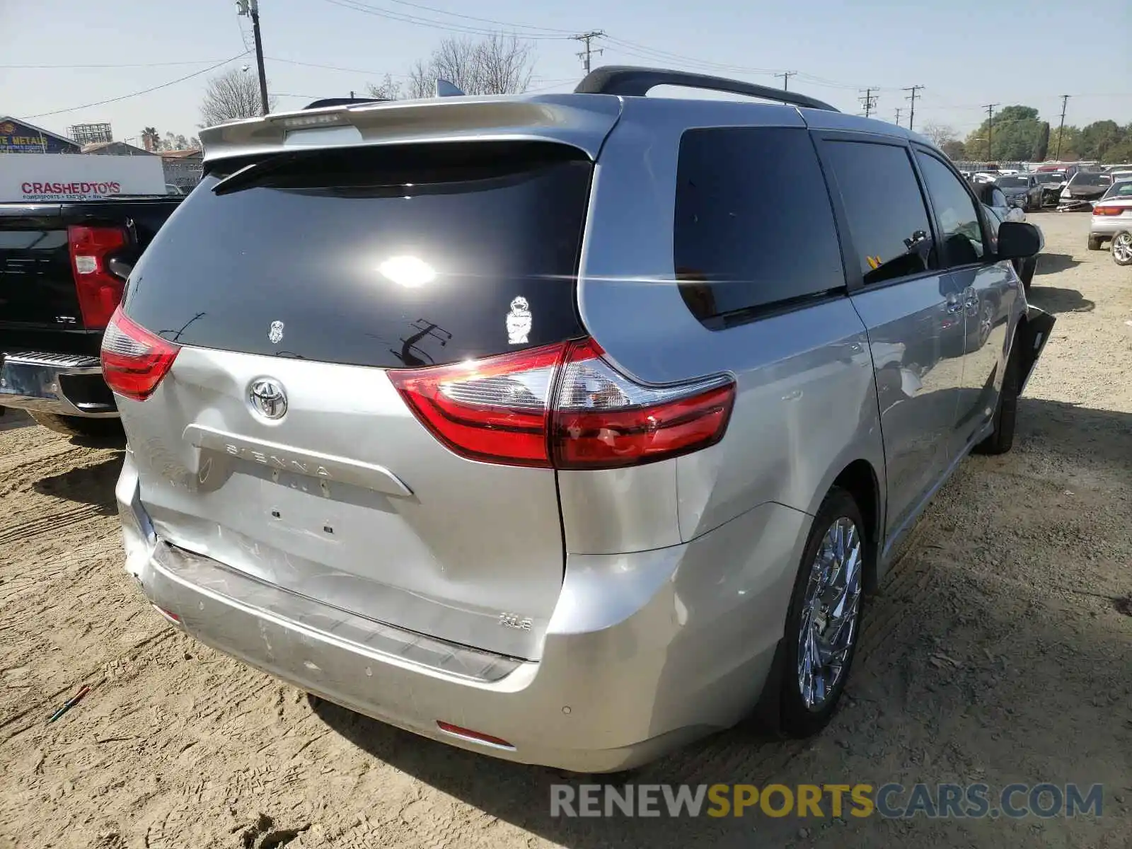 4 Photograph of a damaged car 5TDYZ3DC7LS021458 TOYOTA SIENNA 2020