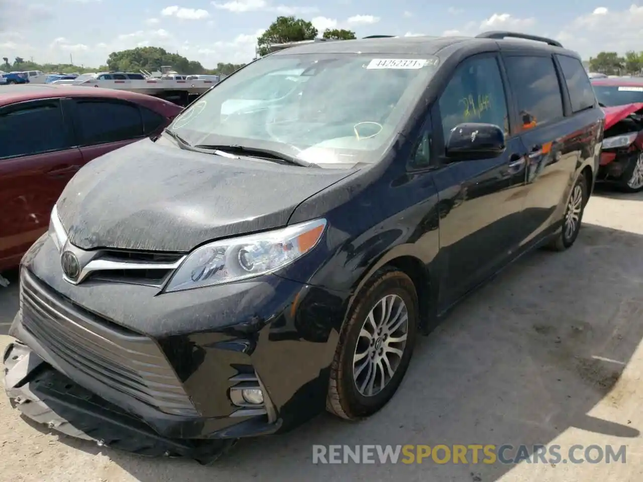 2 Photograph of a damaged car 5TDYZ3DC7LS021976 TOYOTA SIENNA 2020