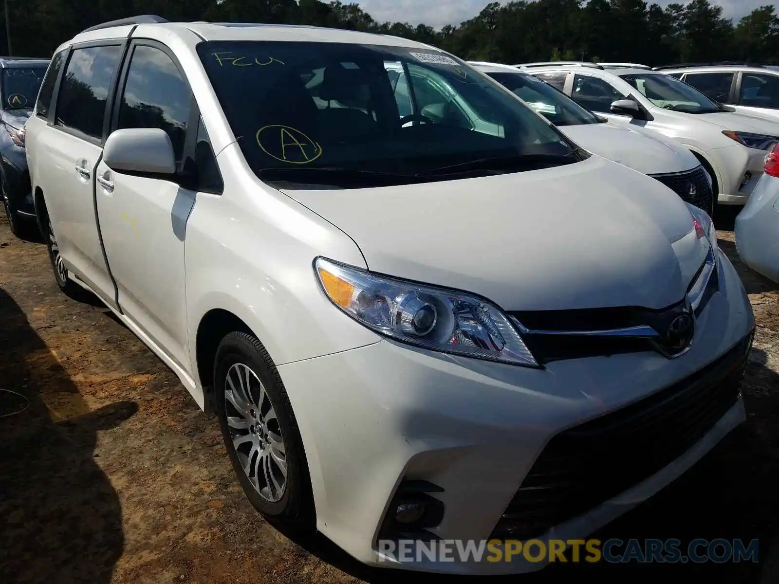 1 Photograph of a damaged car 5TDYZ3DC7LS023629 TOYOTA SIENNA 2020