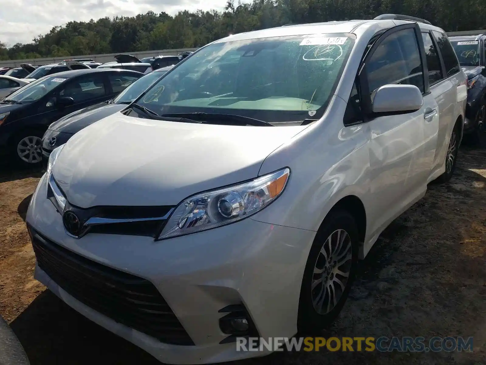 2 Photograph of a damaged car 5TDYZ3DC7LS023629 TOYOTA SIENNA 2020