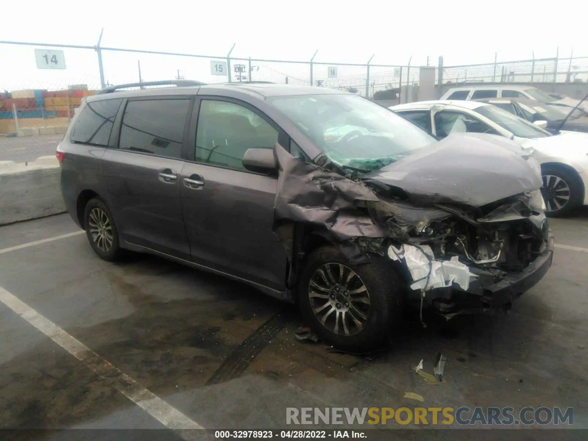 1 Photograph of a damaged car 5TDYZ3DC7LS024179 TOYOTA SIENNA 2020