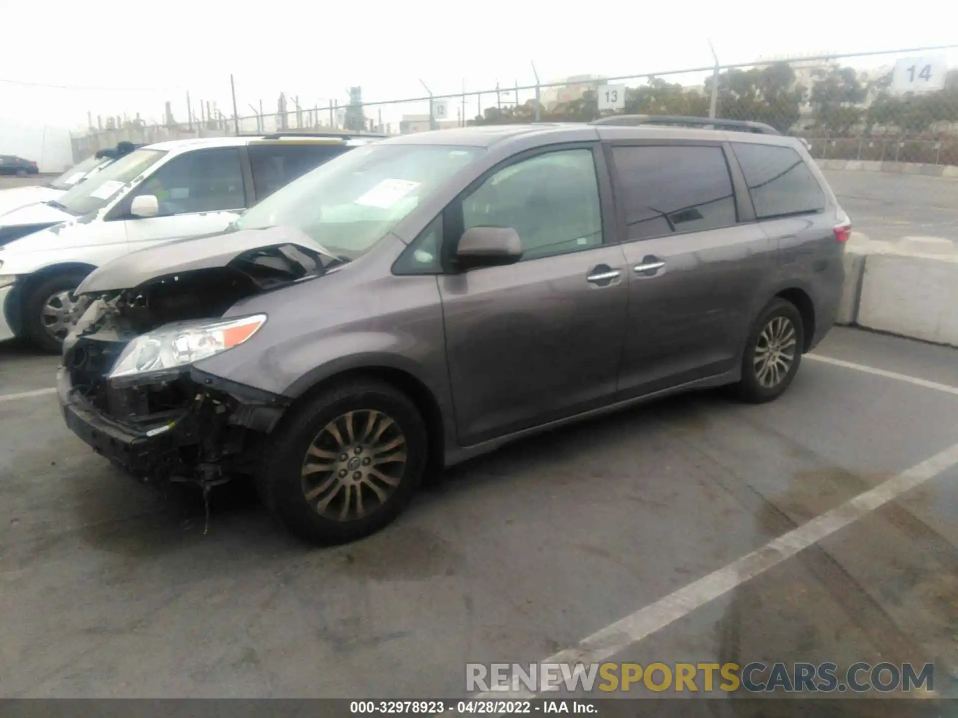 2 Photograph of a damaged car 5TDYZ3DC7LS024179 TOYOTA SIENNA 2020