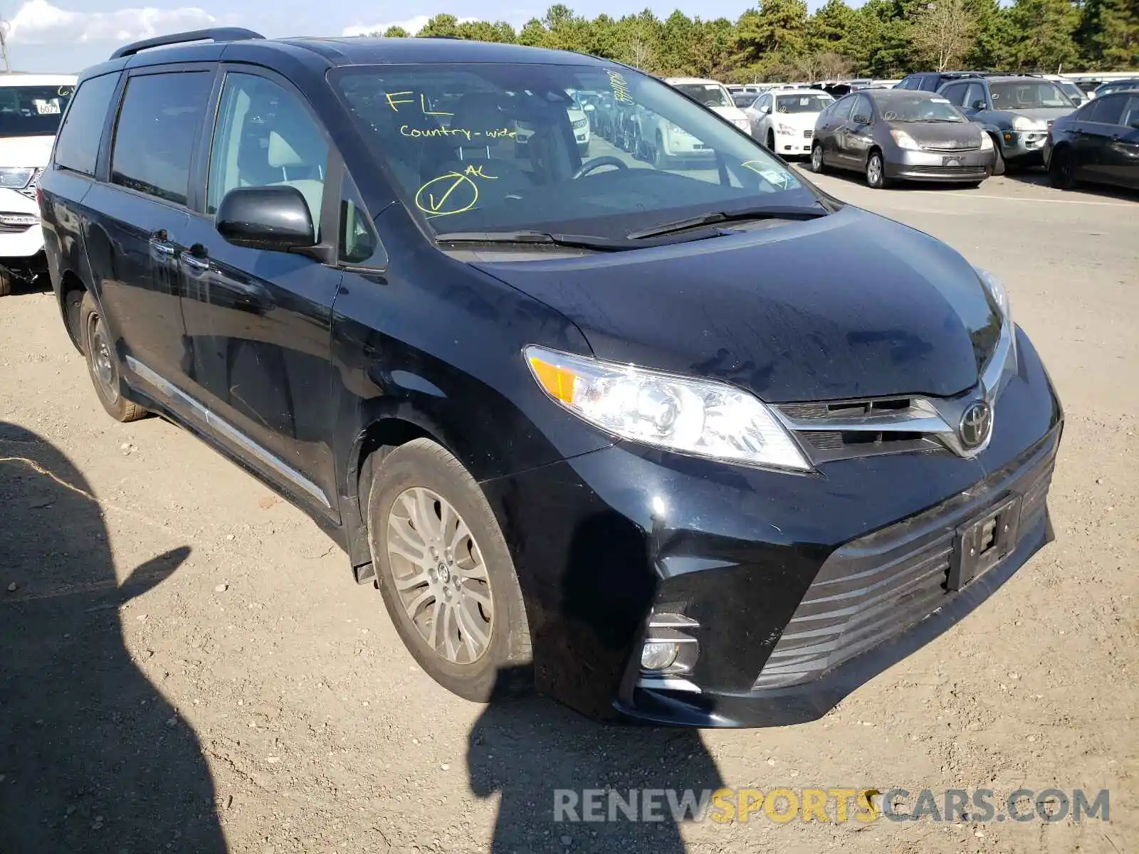 1 Photograph of a damaged car 5TDYZ3DC7LS032962 TOYOTA SIENNA 2020