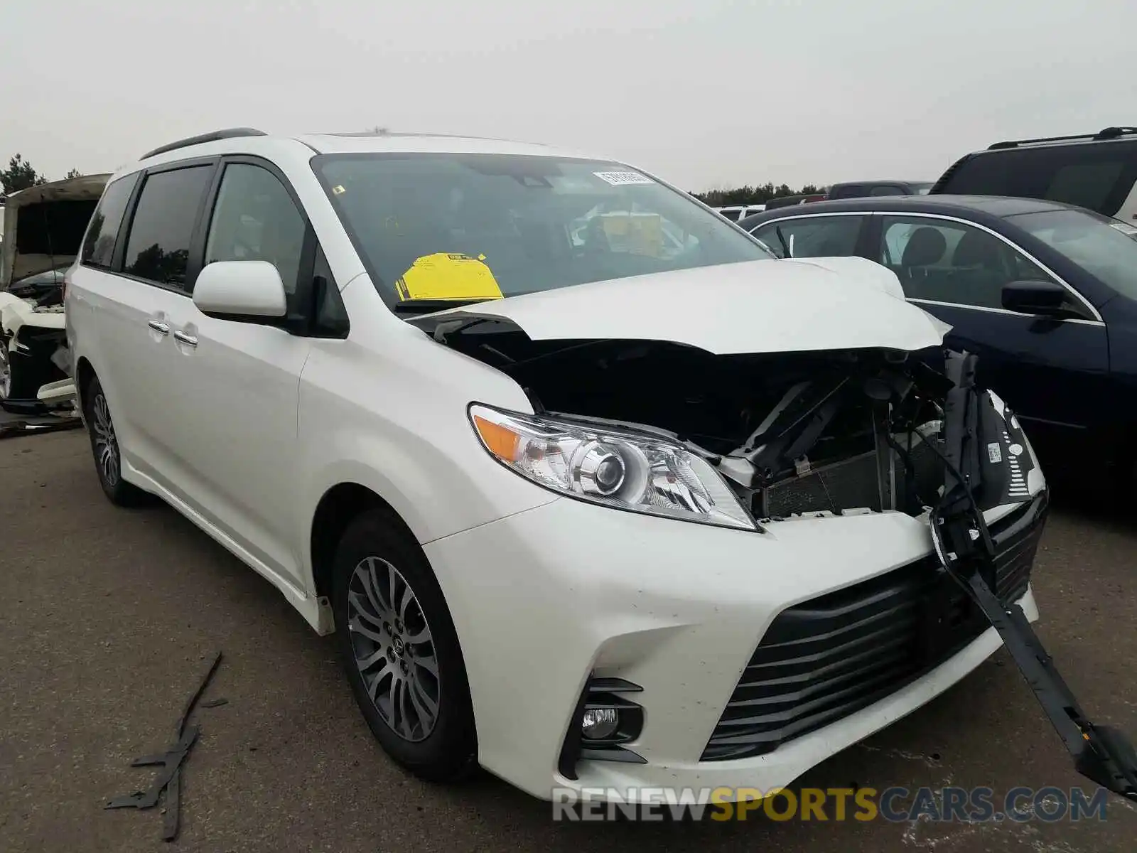 1 Photograph of a damaged car 5TDYZ3DC7LS034582 TOYOTA SIENNA 2020