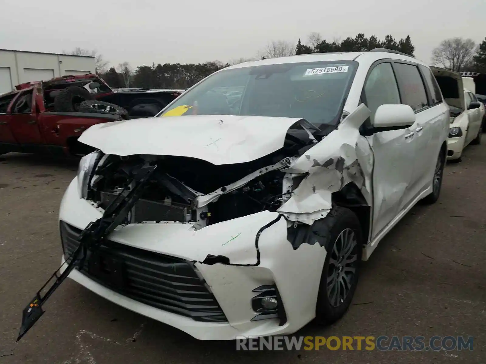 2 Photograph of a damaged car 5TDYZ3DC7LS034582 TOYOTA SIENNA 2020