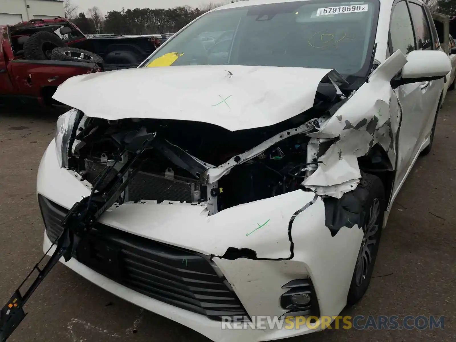 9 Photograph of a damaged car 5TDYZ3DC7LS034582 TOYOTA SIENNA 2020