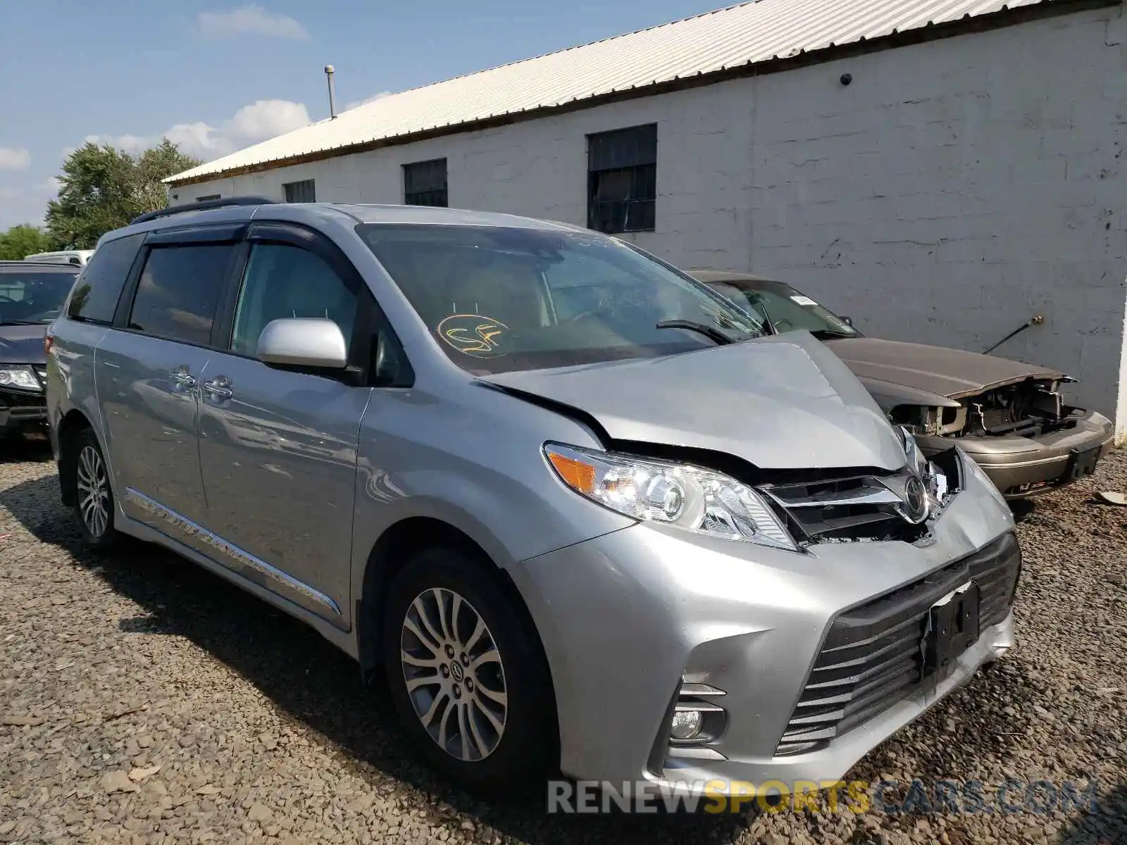 1 Photograph of a damaged car 5TDYZ3DC7LS042486 TOYOTA SIENNA 2020