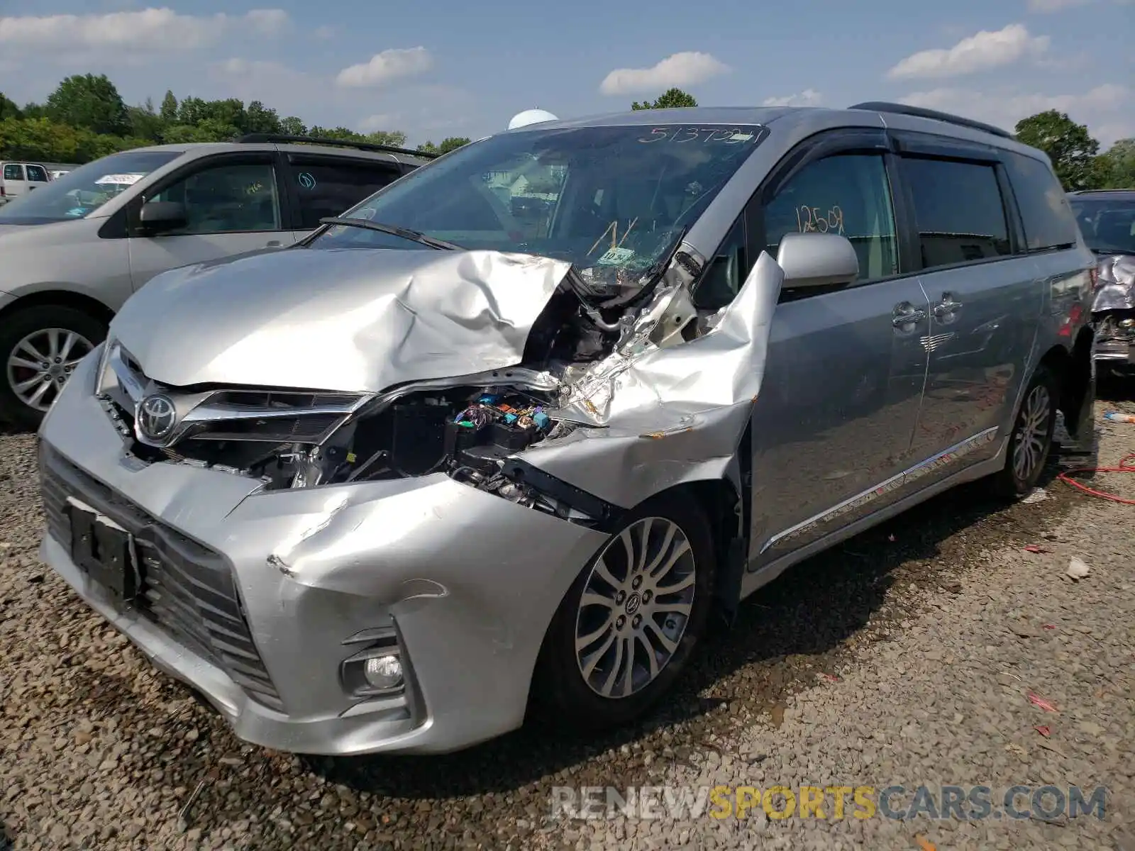 2 Photograph of a damaged car 5TDYZ3DC7LS042486 TOYOTA SIENNA 2020