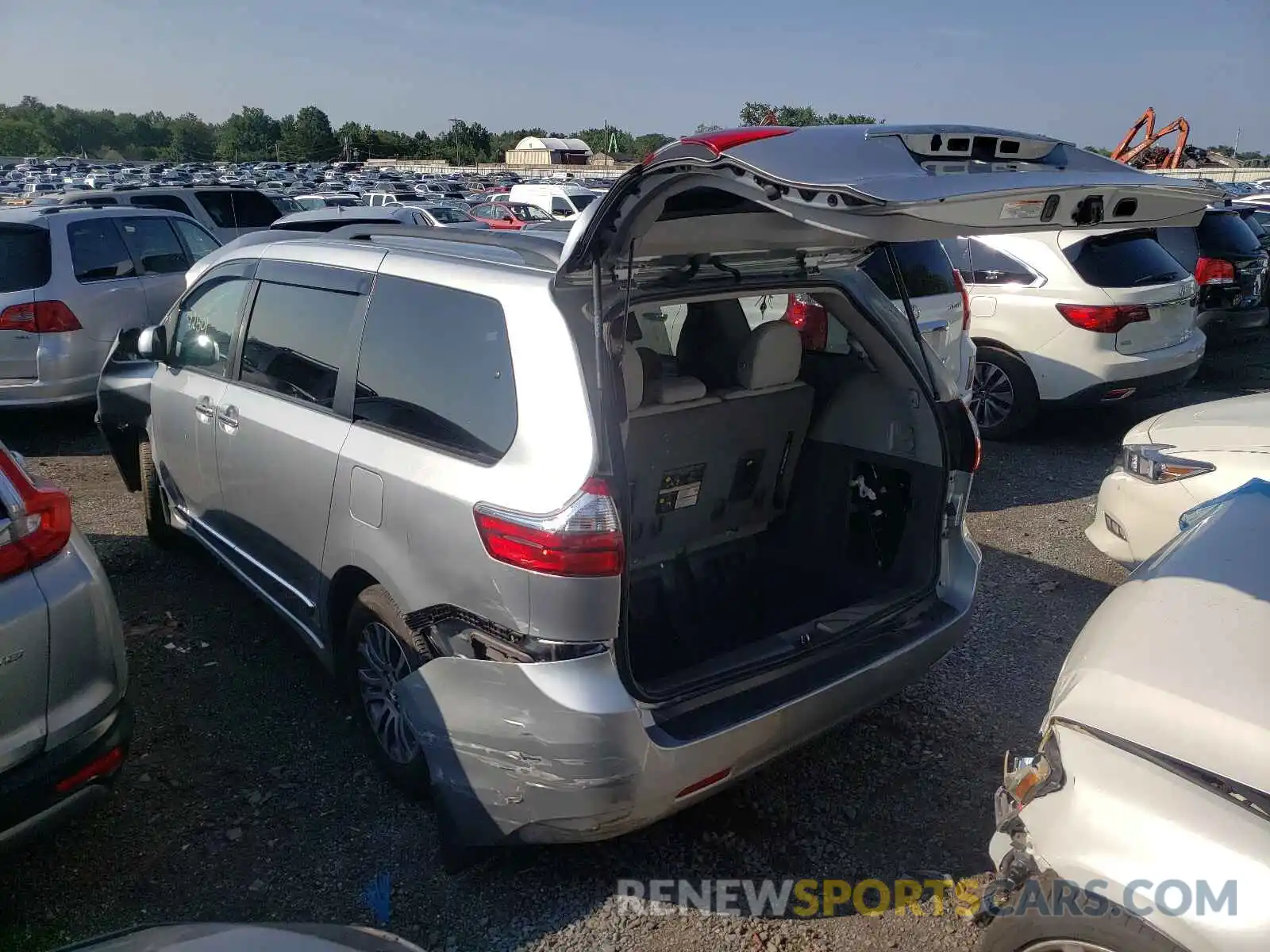 3 Фотография поврежденного автомобиля 5TDYZ3DC7LS042486 TOYOTA SIENNA 2020