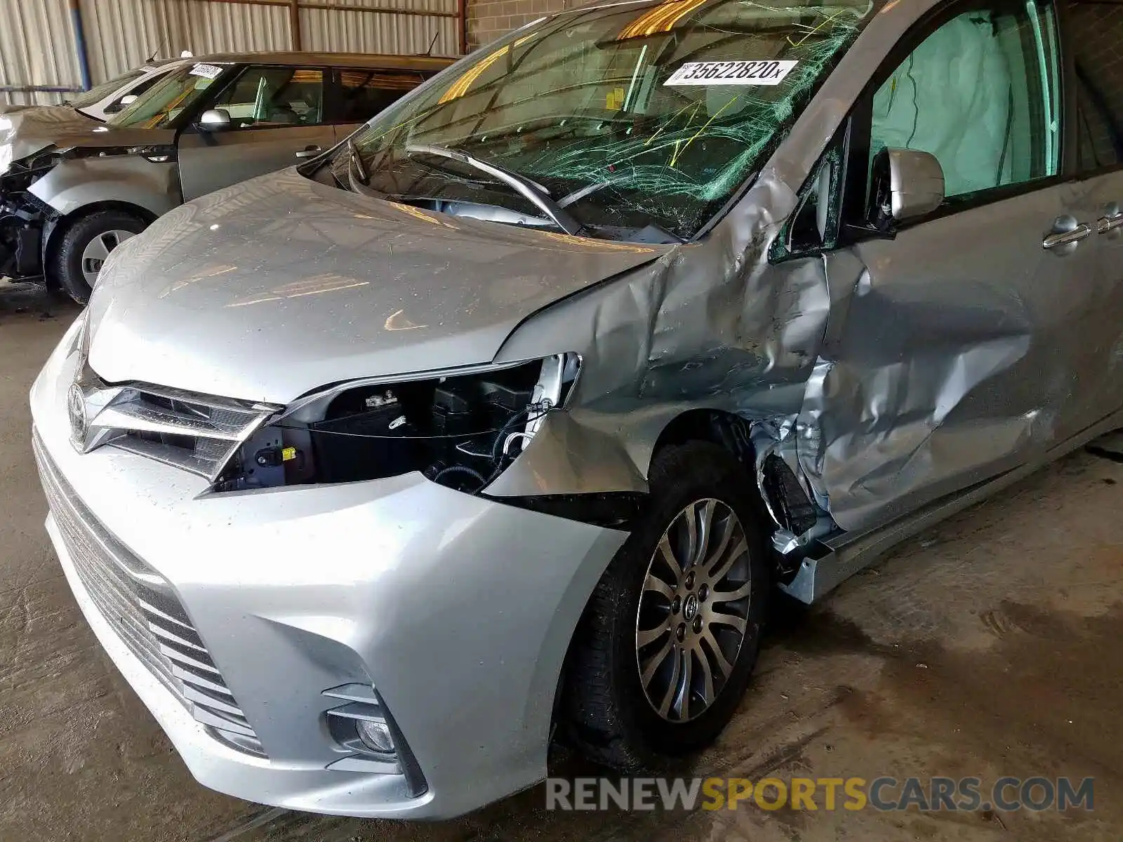 10 Photograph of a damaged car 5TDYZ3DC7LS048210 TOYOTA SIENNA 2020