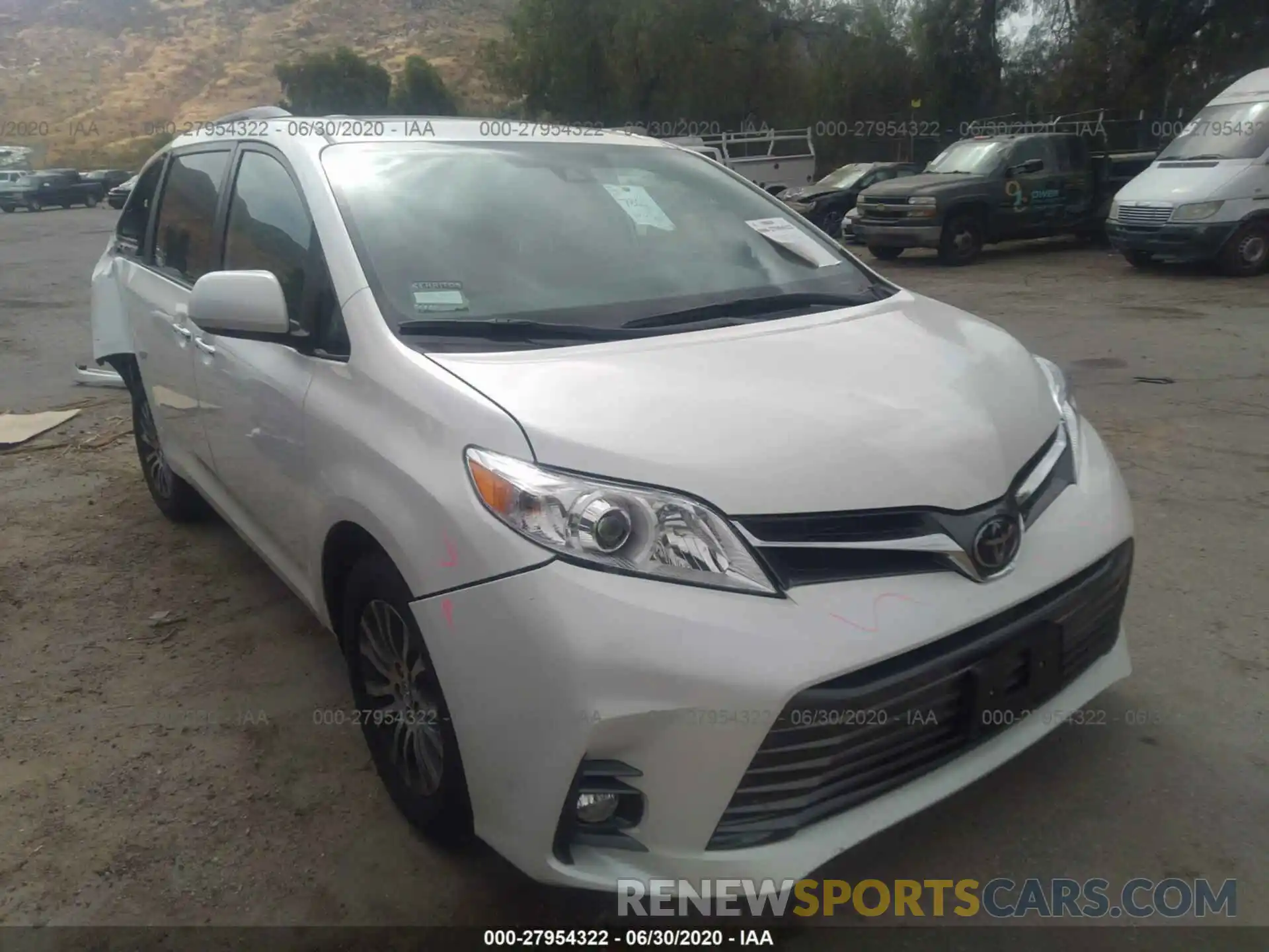 1 Photograph of a damaged car 5TDYZ3DC7LS052080 TOYOTA SIENNA 2020