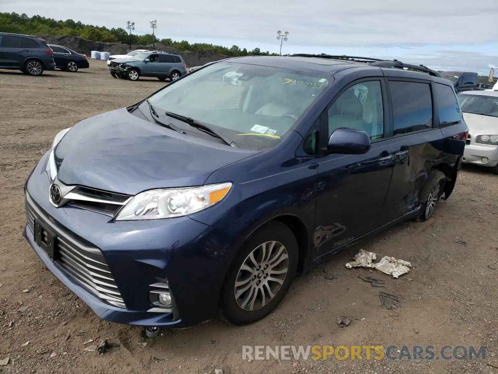 2 Photograph of a damaged car 5TDYZ3DC7LS052970 TOYOTA SIENNA 2020