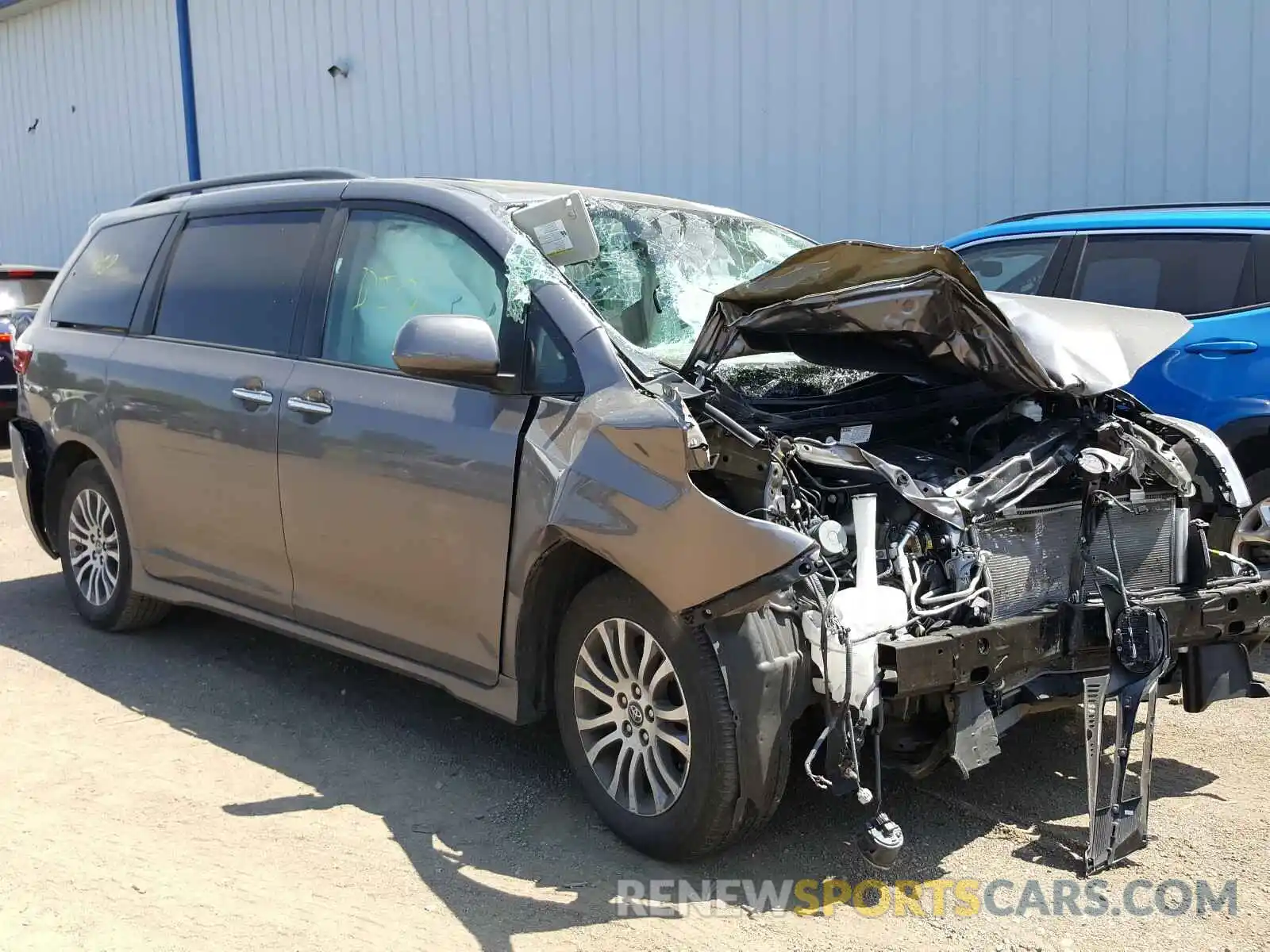 1 Photograph of a damaged car 5TDYZ3DC7LS054928 TOYOTA SIENNA 2020