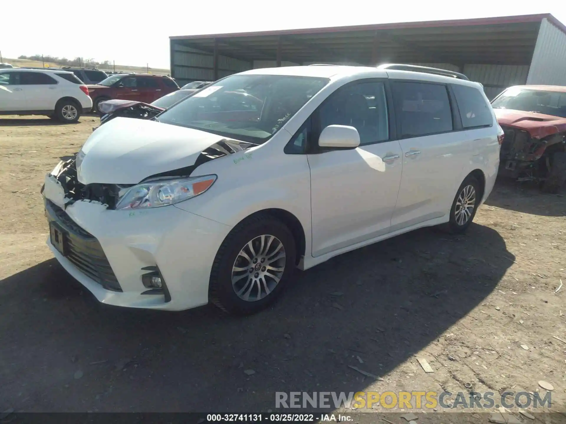 2 Photograph of a damaged car 5TDYZ3DC7LS054962 TOYOTA SIENNA 2020