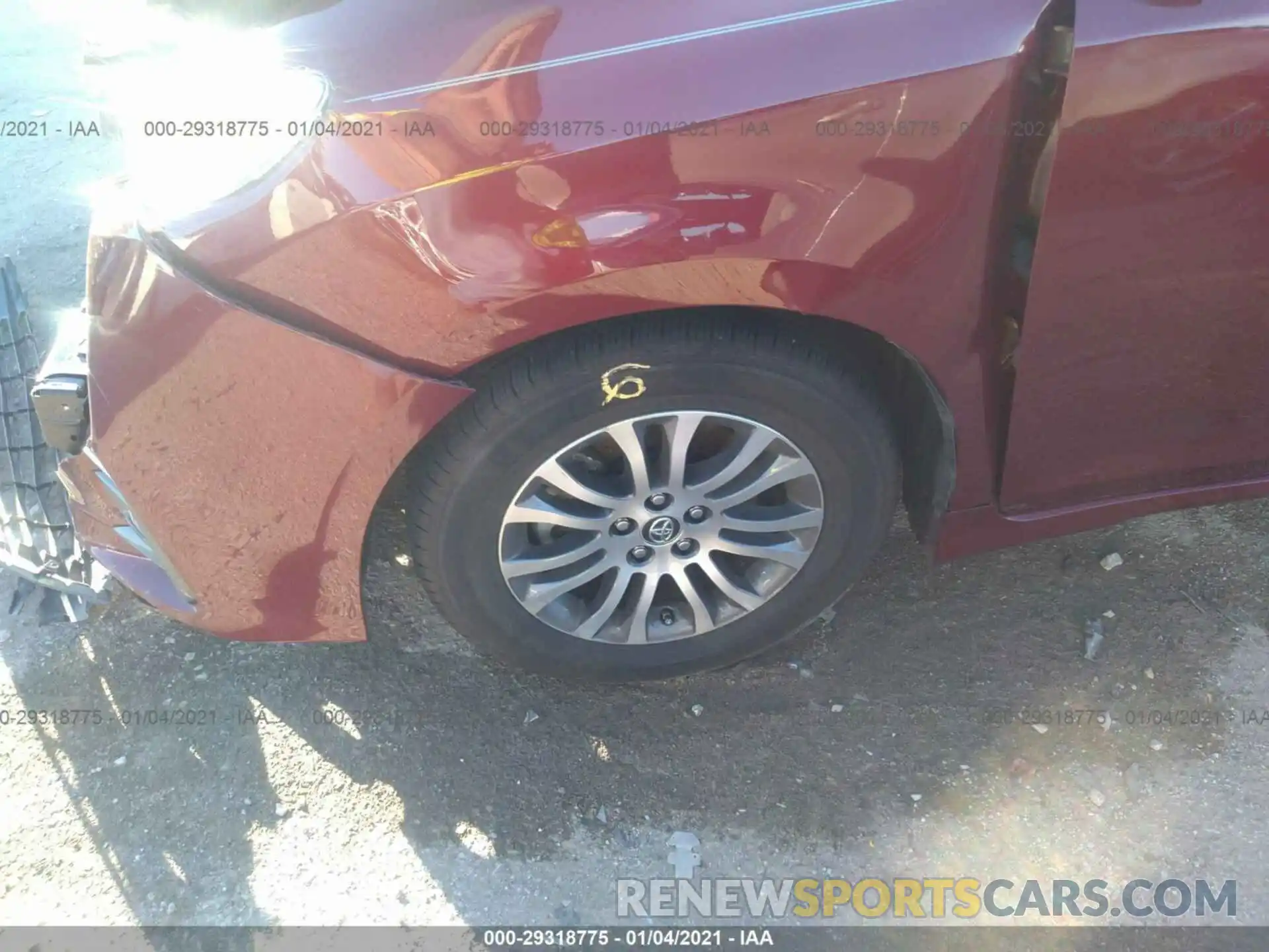 12 Photograph of a damaged car 5TDYZ3DC7LS055321 TOYOTA SIENNA 2020