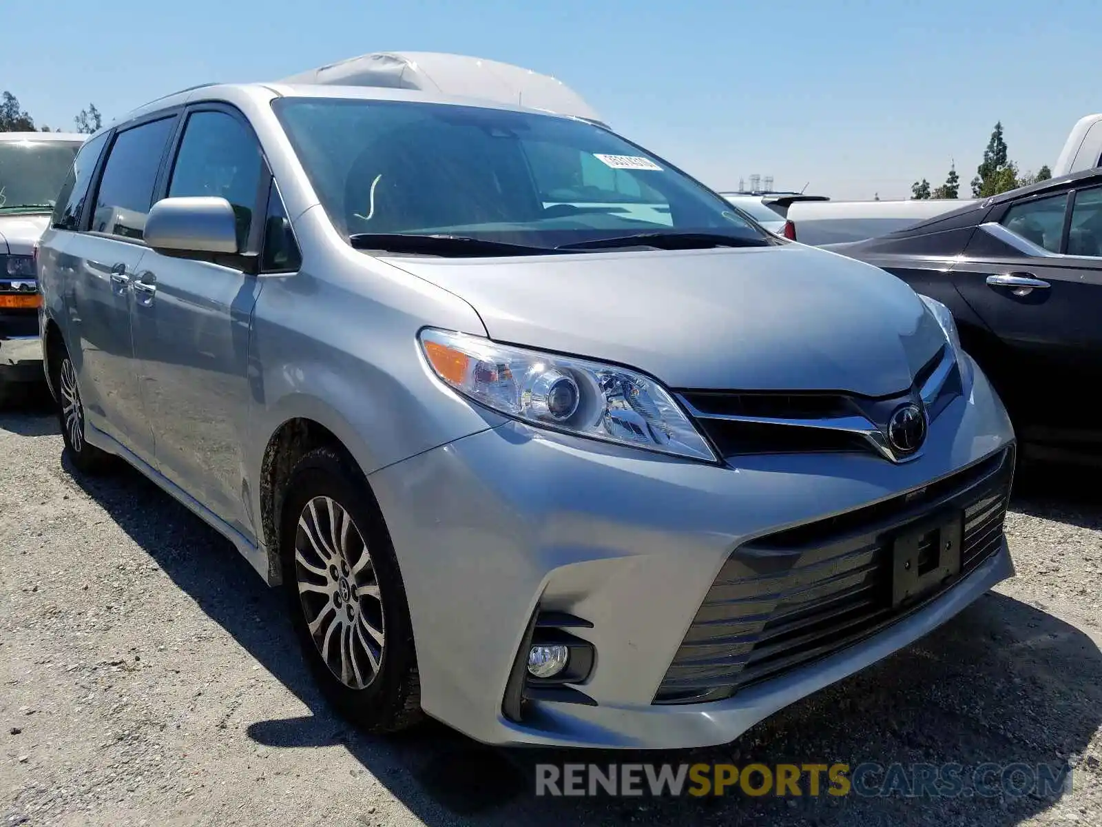 1 Photograph of a damaged car 5TDYZ3DC7LS055920 TOYOTA SIENNA 2020