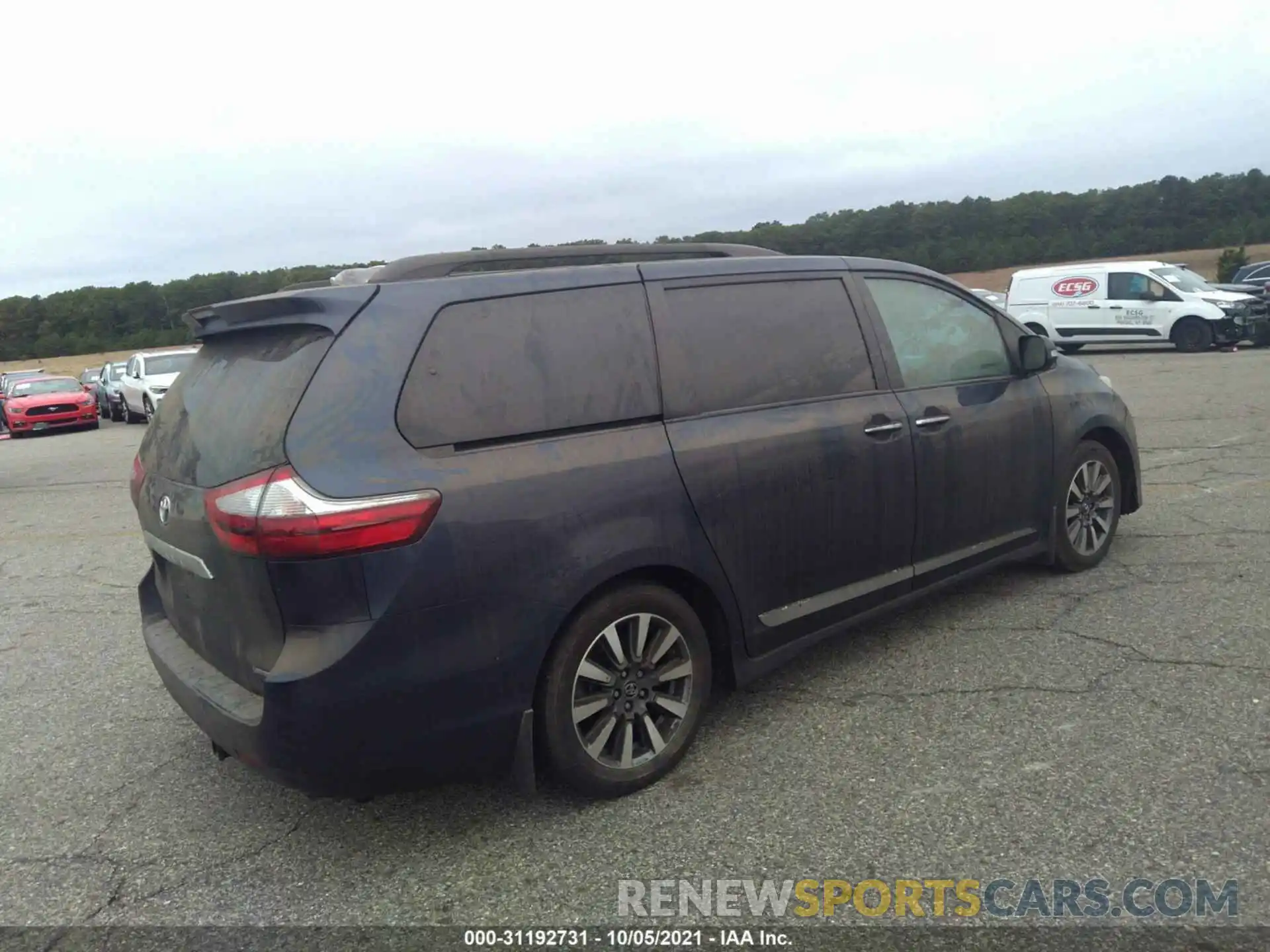 4 Photograph of a damaged car 5TDYZ3DC7LS056209 TOYOTA SIENNA 2020