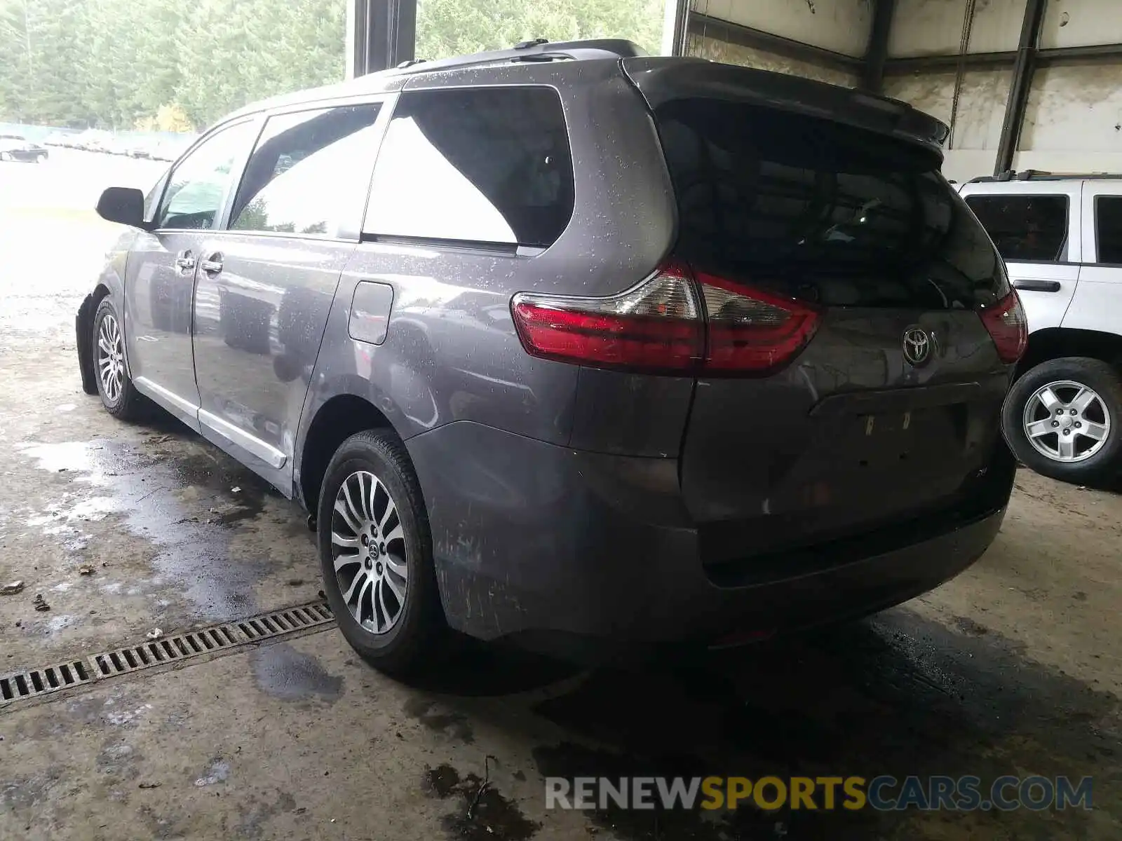 3 Photograph of a damaged car 5TDYZ3DC7LS056369 TOYOTA SIENNA 2020