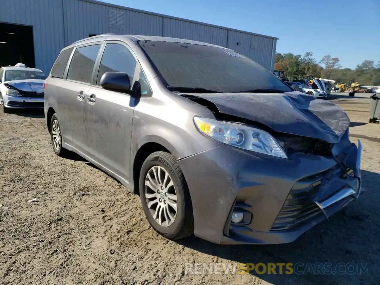 1 Фотография поврежденного автомобиля 5TDYZ3DC7LS057151 TOYOTA SIENNA 2020