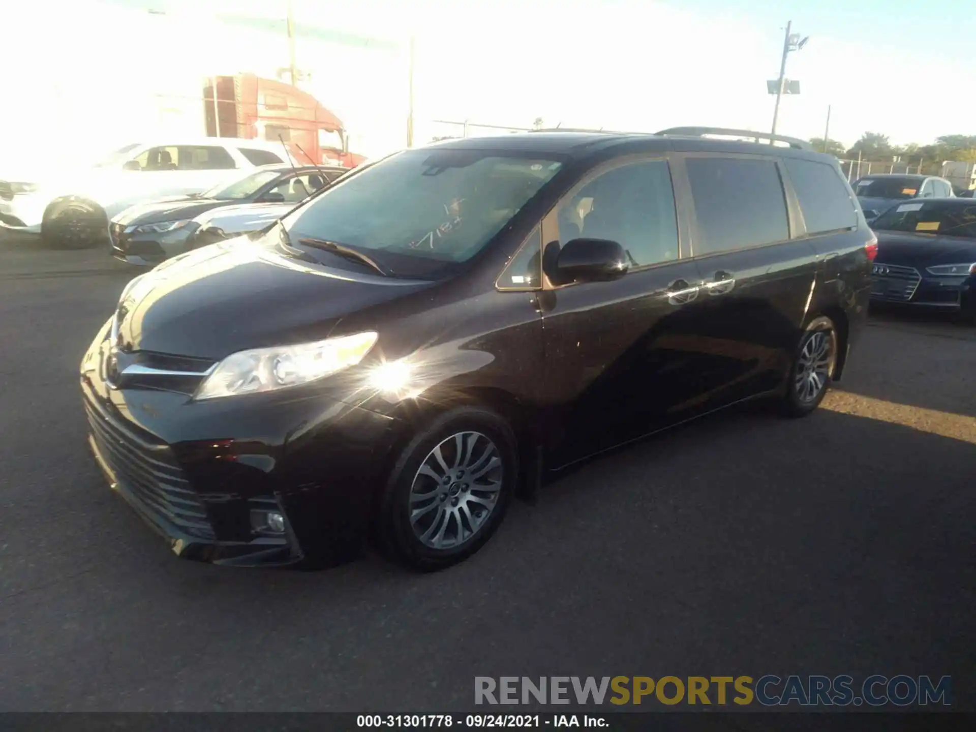 2 Фотография поврежденного автомобиля 5TDYZ3DC7LS057182 TOYOTA SIENNA 2020