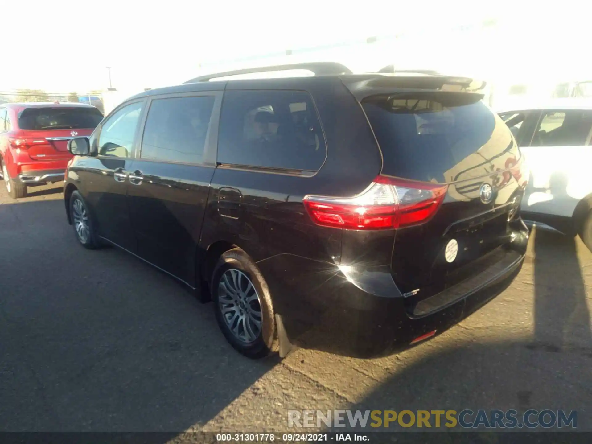 3 Фотография поврежденного автомобиля 5TDYZ3DC7LS057182 TOYOTA SIENNA 2020