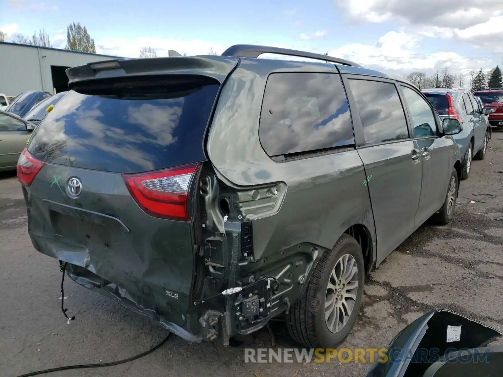 4 Photograph of a damaged car 5TDYZ3DC7LS058073 TOYOTA SIENNA 2020