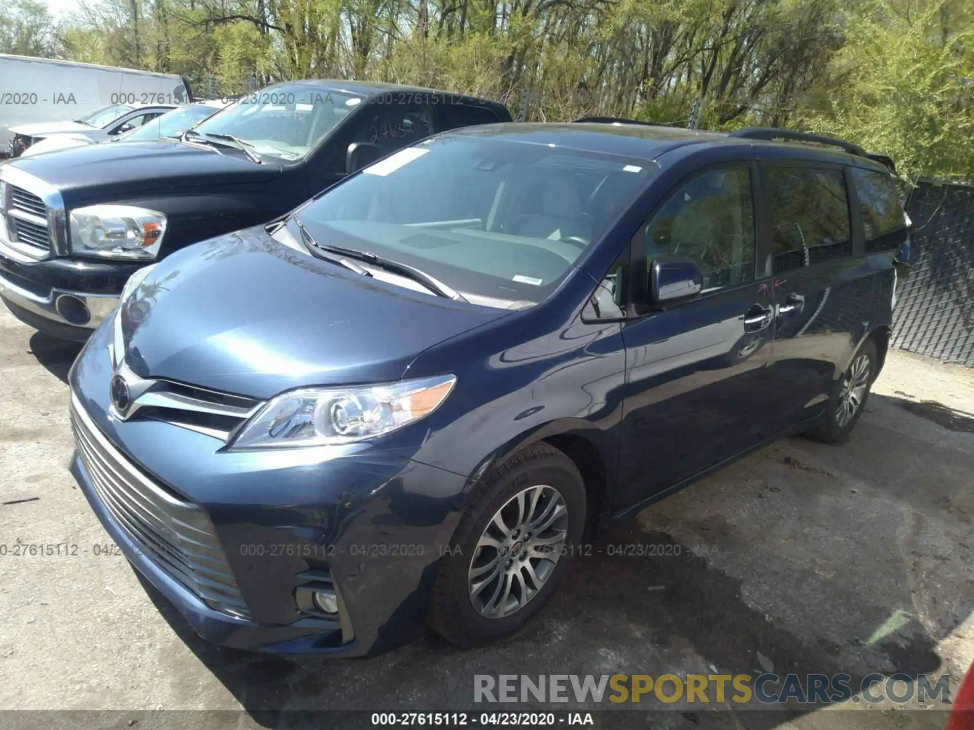 2 Photograph of a damaged car 5TDYZ3DC7LS062995 TOYOTA SIENNA 2020