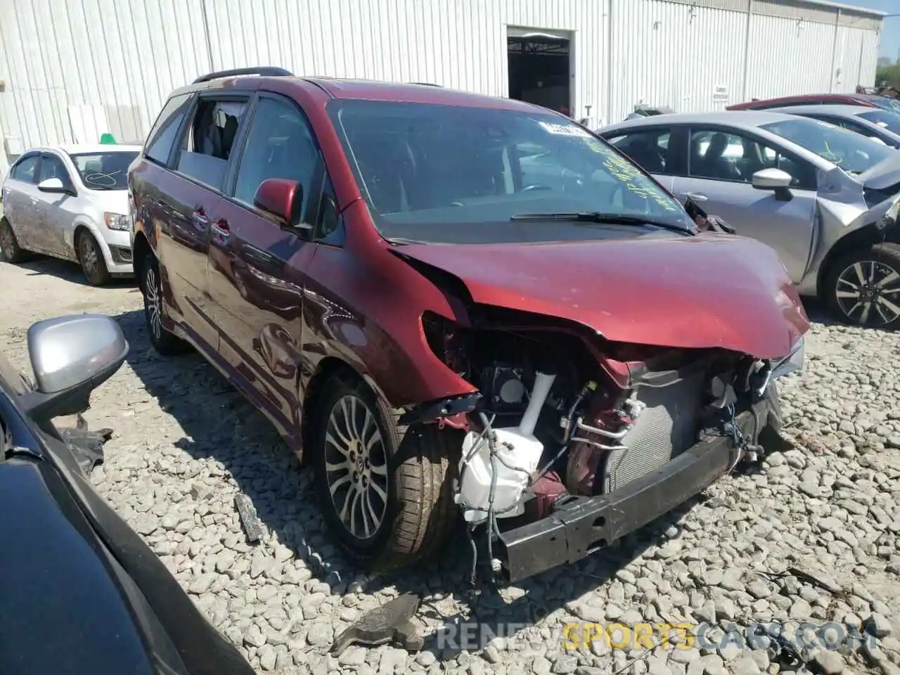 1 Photograph of a damaged car 5TDYZ3DC7LS069932 TOYOTA SIENNA 2020