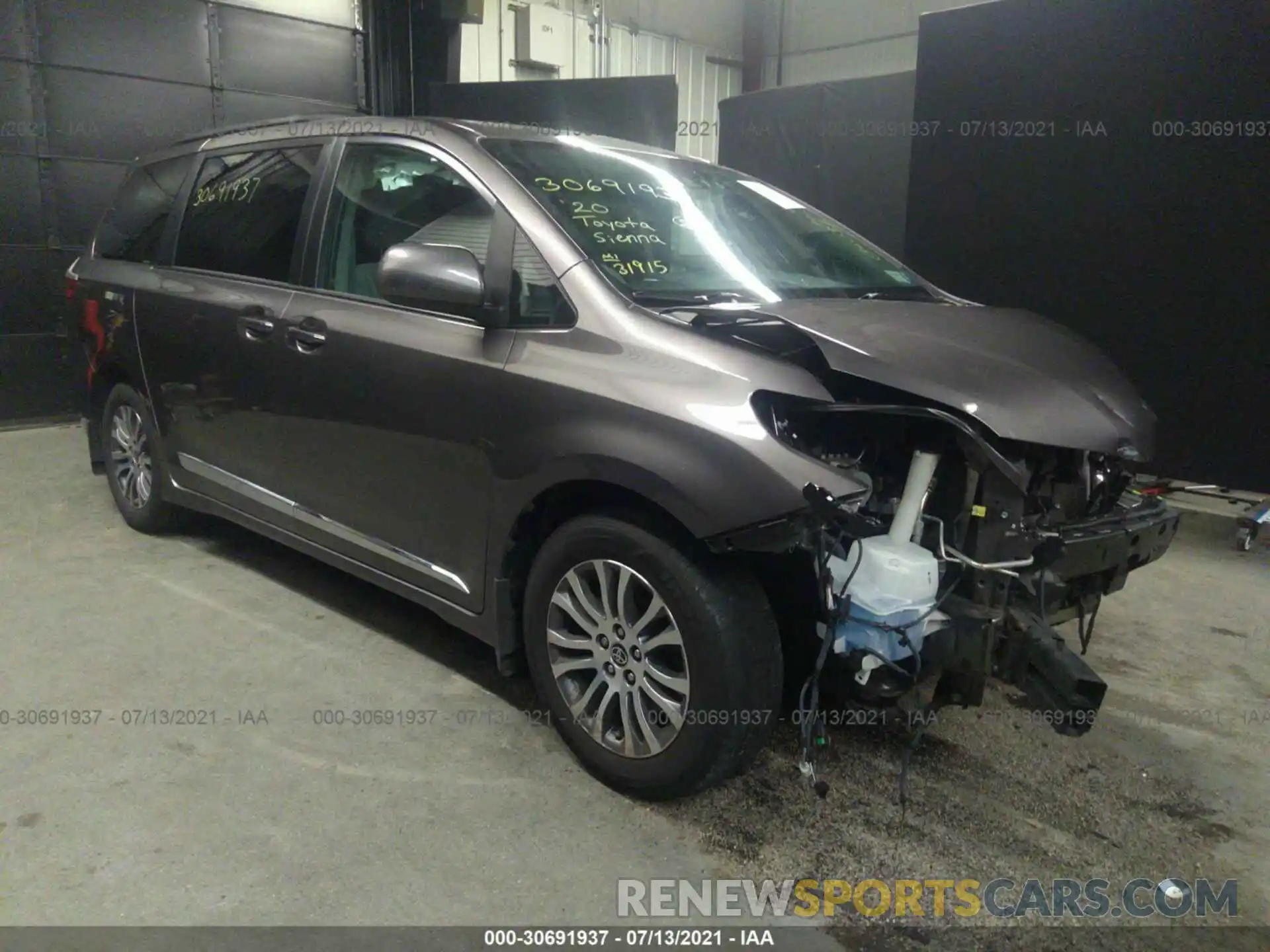 1 Photograph of a damaged car 5TDYZ3DC7LS074287 TOYOTA SIENNA 2020