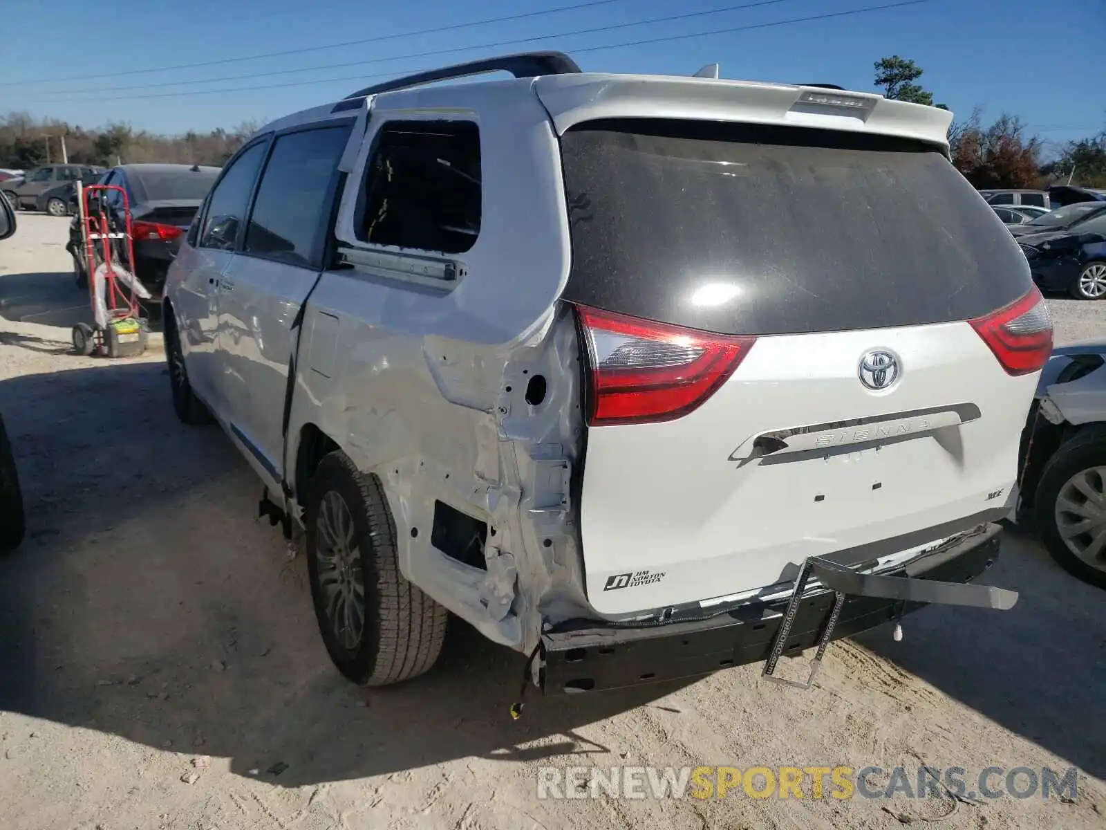 3 Photograph of a damaged car 5TDYZ3DC7LS081742 TOYOTA SIENNA 2020