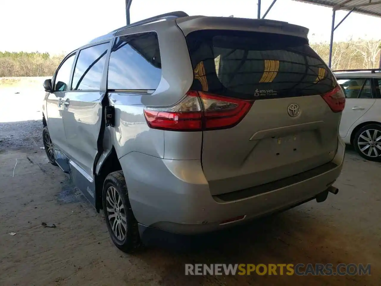 3 Photograph of a damaged car 5TDYZ3DC7LS084706 TOYOTA SIENNA 2020