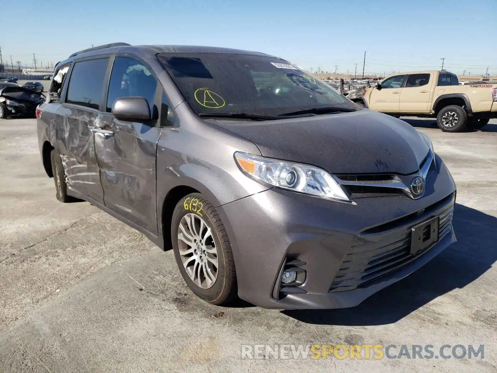 1 Photograph of a damaged car 5TDYZ3DC8LS024532 TOYOTA SIENNA 2020