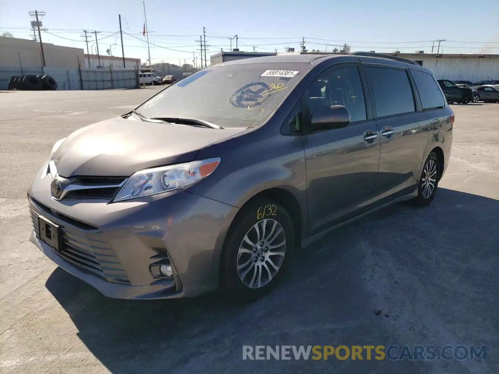 2 Photograph of a damaged car 5TDYZ3DC8LS024532 TOYOTA SIENNA 2020