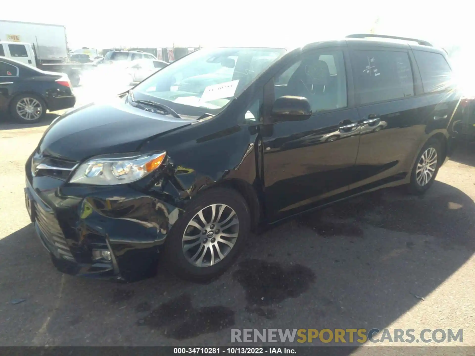 2 Photograph of a damaged car 5TDYZ3DC8LS026345 TOYOTA SIENNA 2020