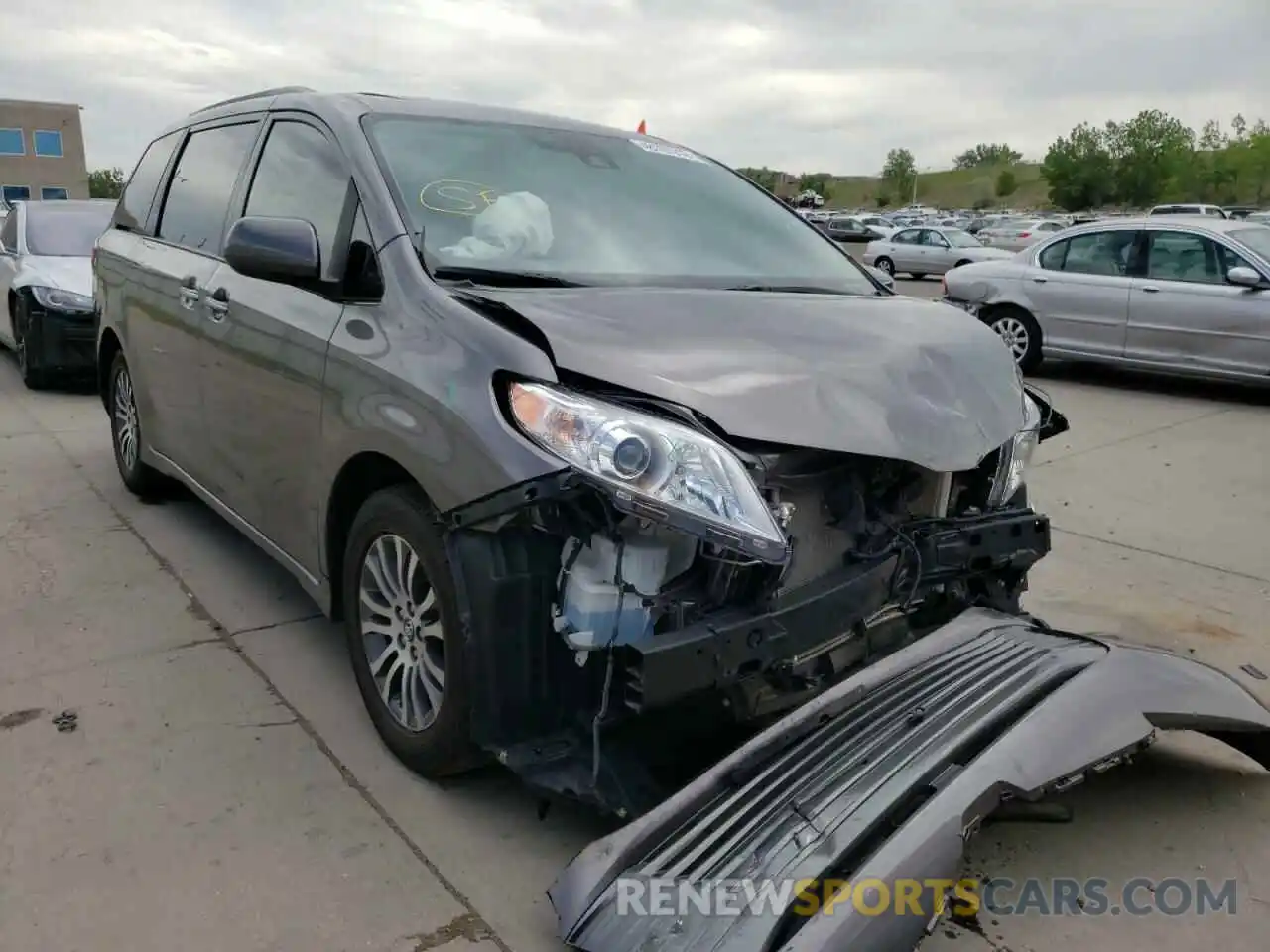 1 Photograph of a damaged car 5TDYZ3DC8LS033926 TOYOTA SIENNA 2020