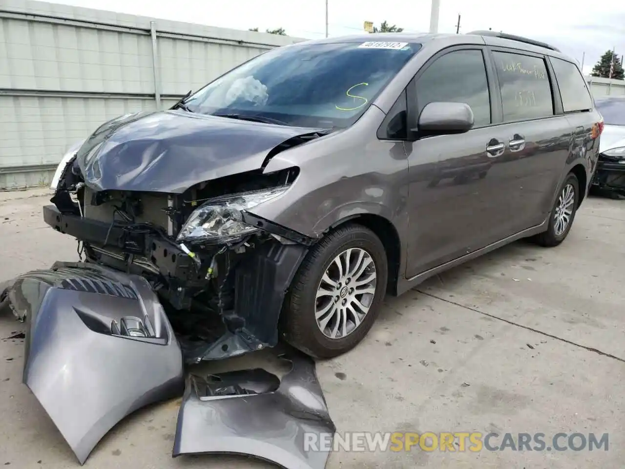 2 Photograph of a damaged car 5TDYZ3DC8LS033926 TOYOTA SIENNA 2020